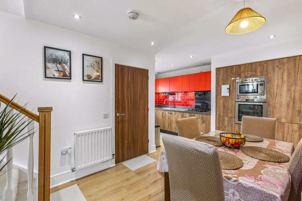 House in Glasgow - More