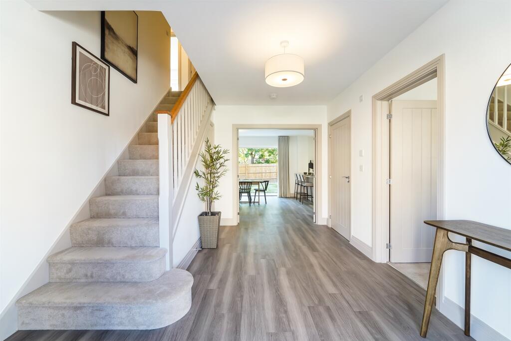 House in Kingston upon Thames - View 4
