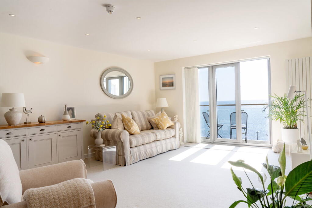 Apartment in Truro - View 3