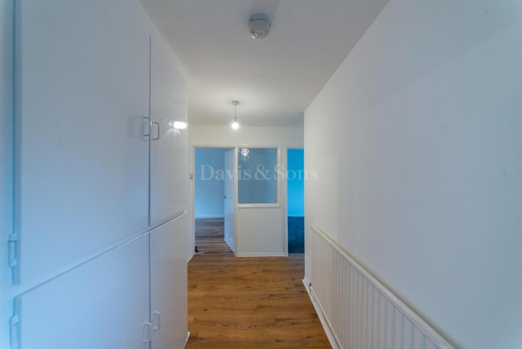 St James Close, Maesycwmmer, Hengoed, Caerphilly. CF82 7QT - More