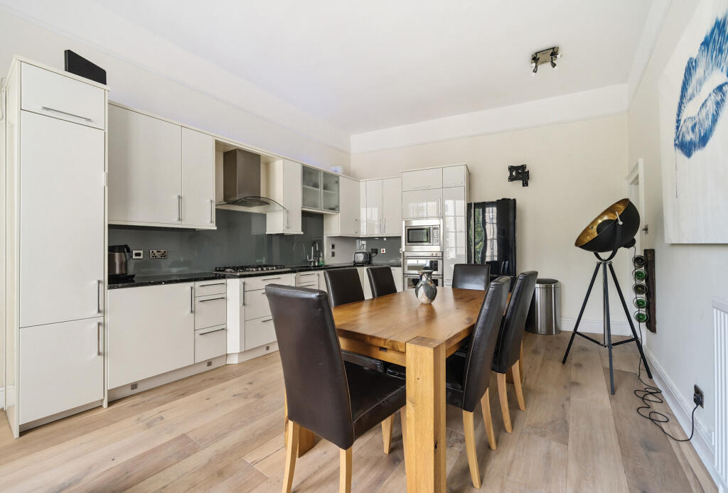 Apartment in Bath, Bathwick - View 2