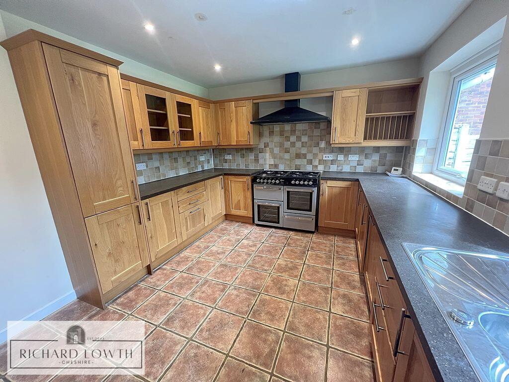 Copperfield Road, Poynton photo 2