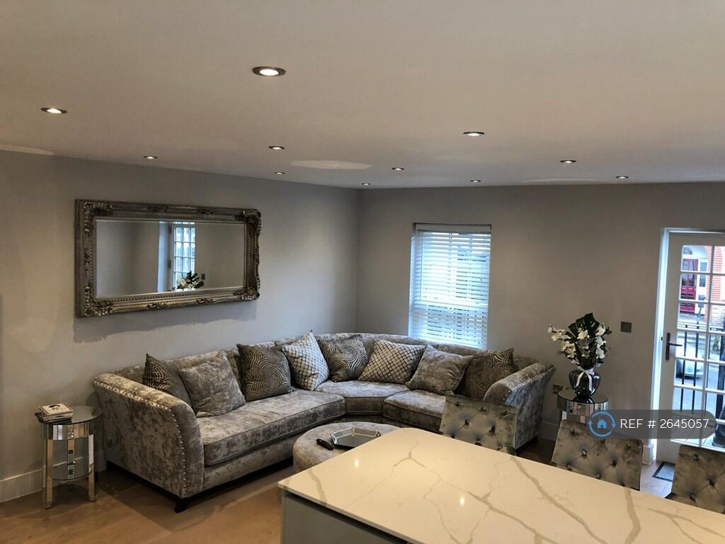 Apartment in Chelmsford - View 2