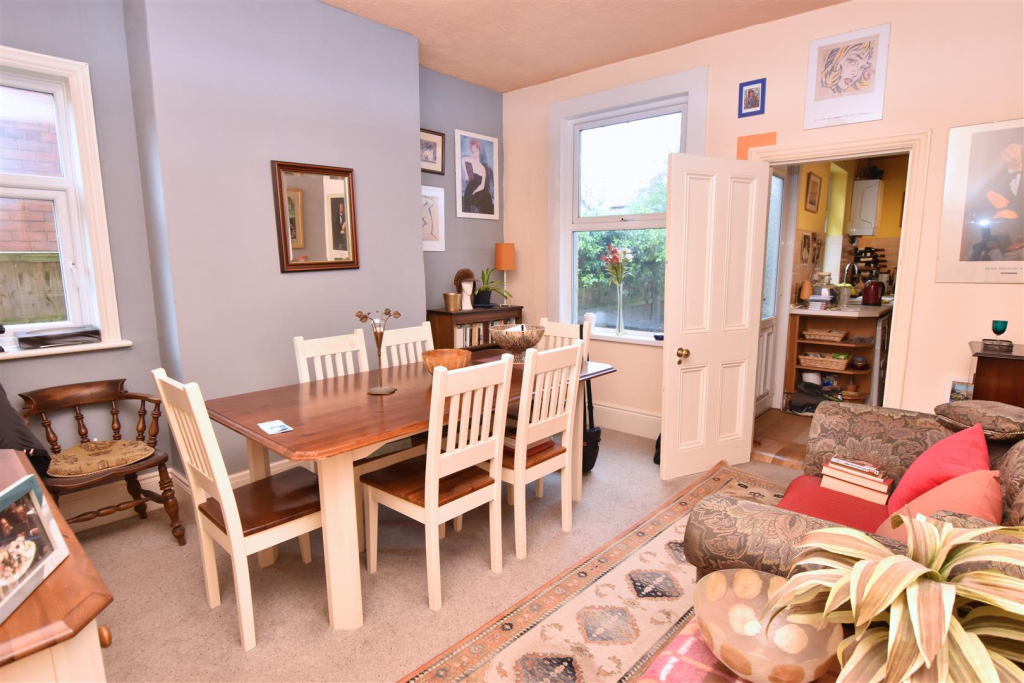 House in Grimsby, Scartho - More