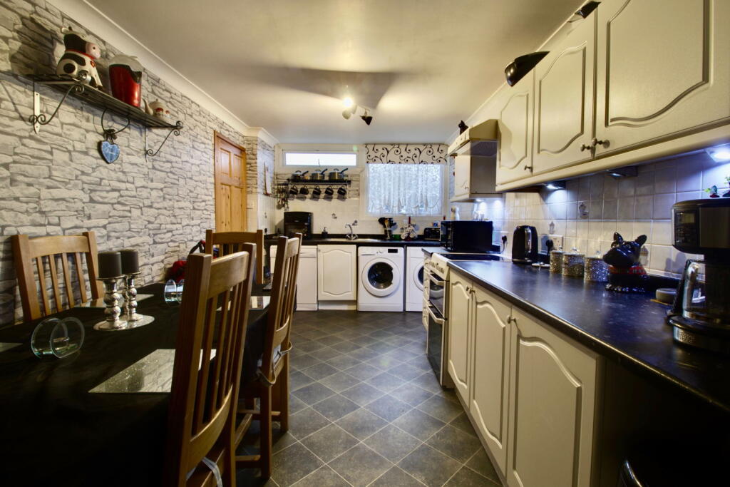 Hereford Walk, Basildon, SS14 3RF photo 4