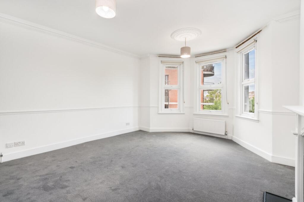 Apartment in London, Kilburn - View 3
