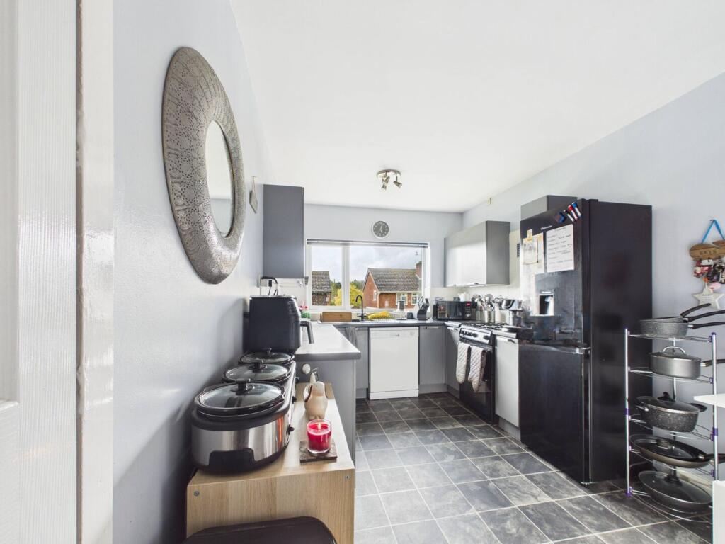 18, Hillside Avenue, Bridgnorth photo 4