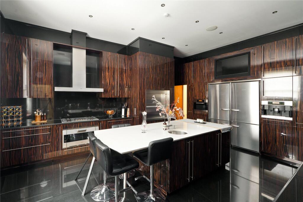 House in London - View 3
