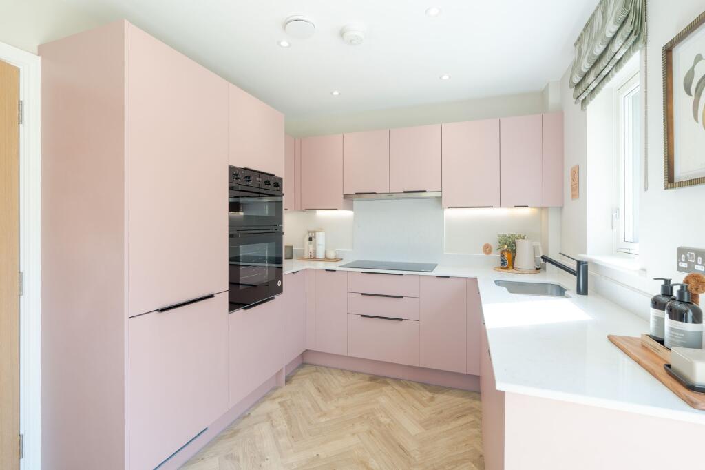Main image of property: 4 Bed Eco Home | Low to no Bills | Near Station | London Commuter