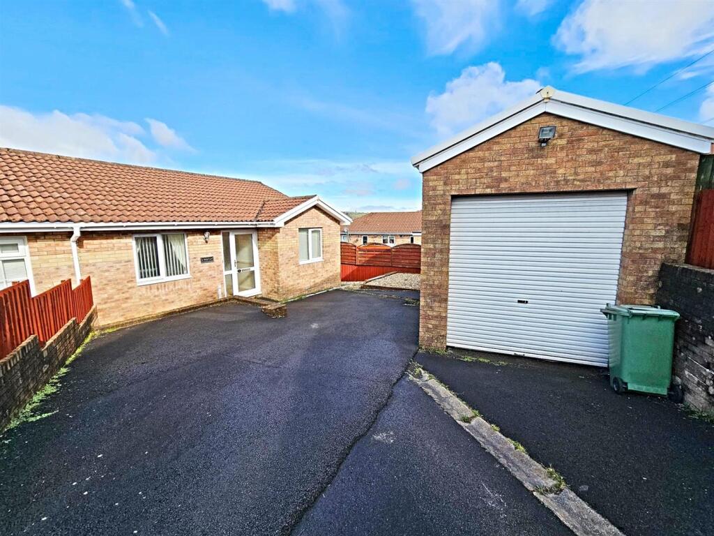 2-bed semi-detached on Ffordd Catraeth, Cilfynydd, Pontypridd, £199,995