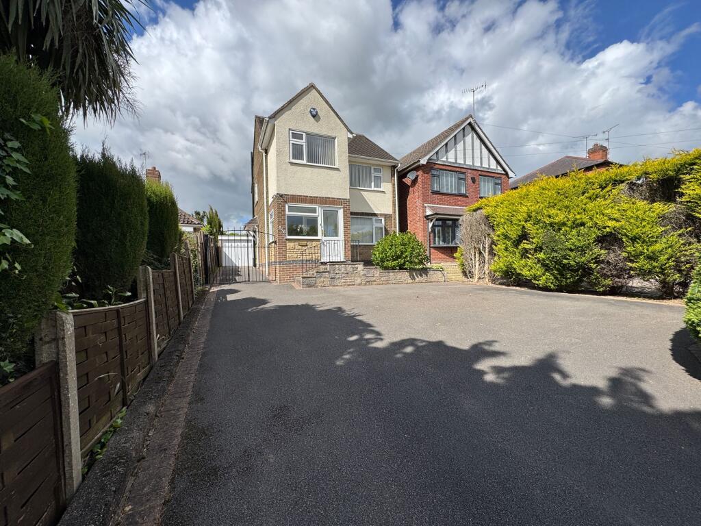 3-bed detached on Tutbury Road, Burton-On-Trent, DE13, £280,000