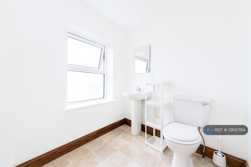 4 bedroom terraced house for rent