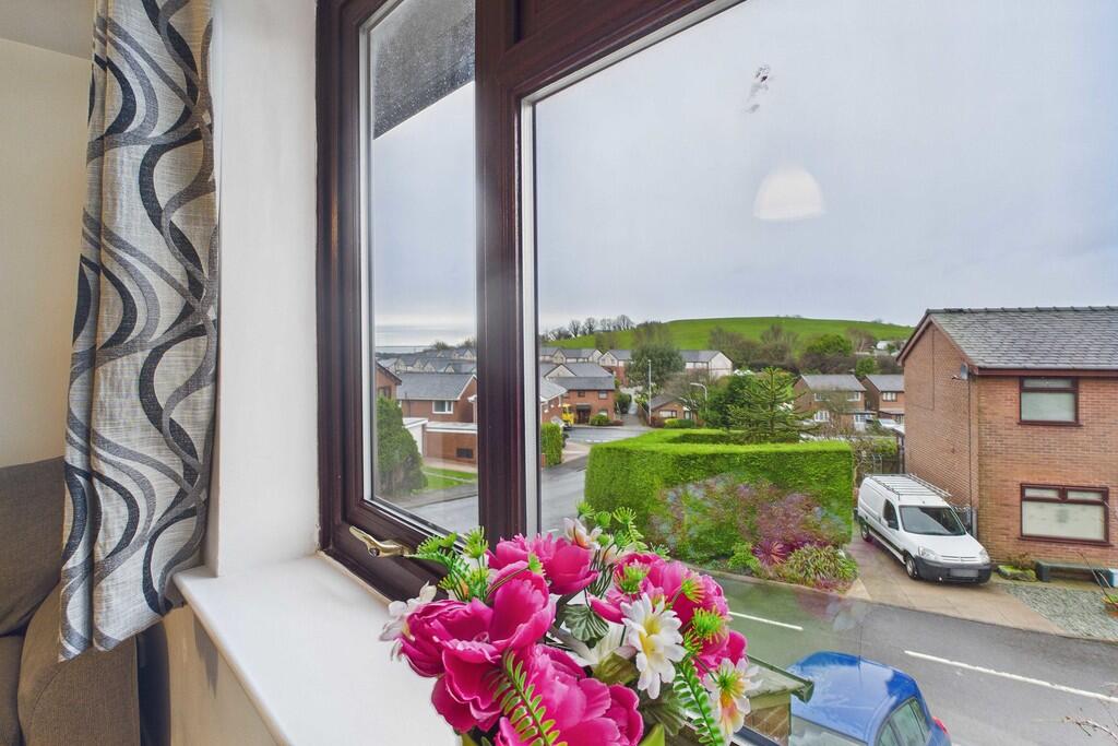 2 Birch Close, Roose, Barrow-in-Furness, Cumbria, LA13 0RQ photo 4