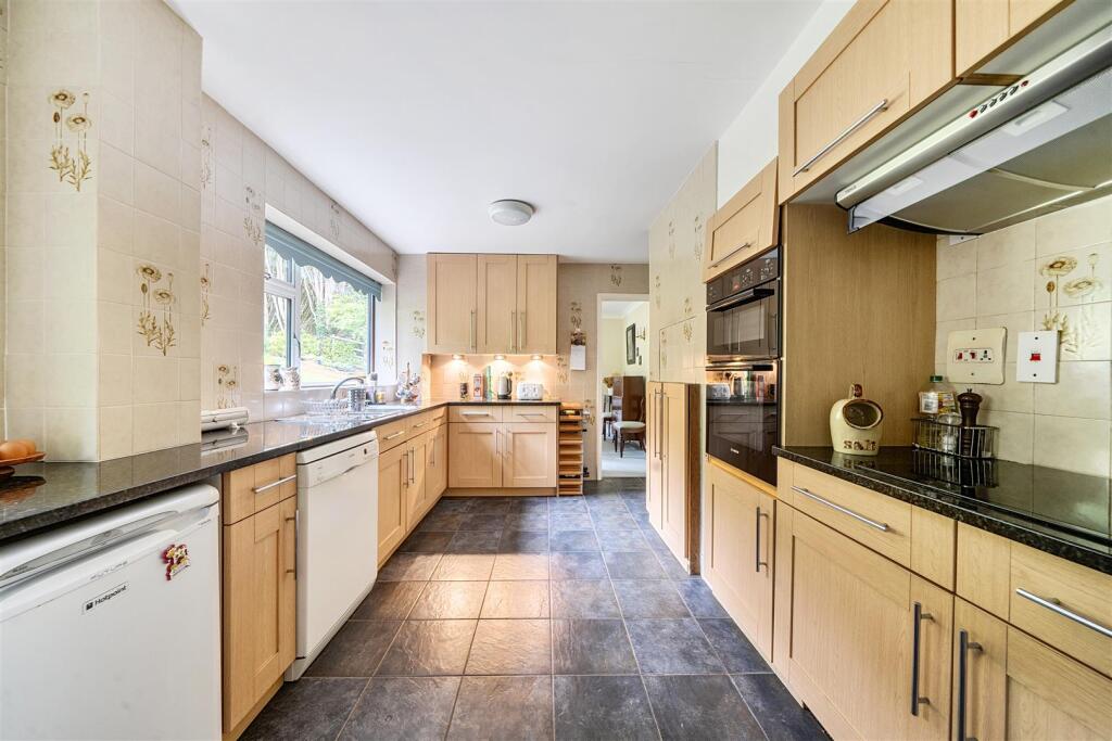 House in Waverley, Haslemere - View 4