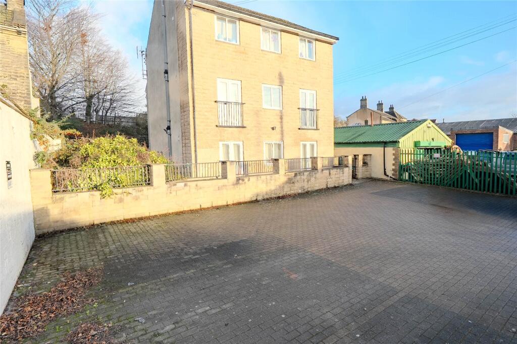 Main image of property: 5 St. Lawrence View, Chapeltown, Pudsey, West Yorkshire
