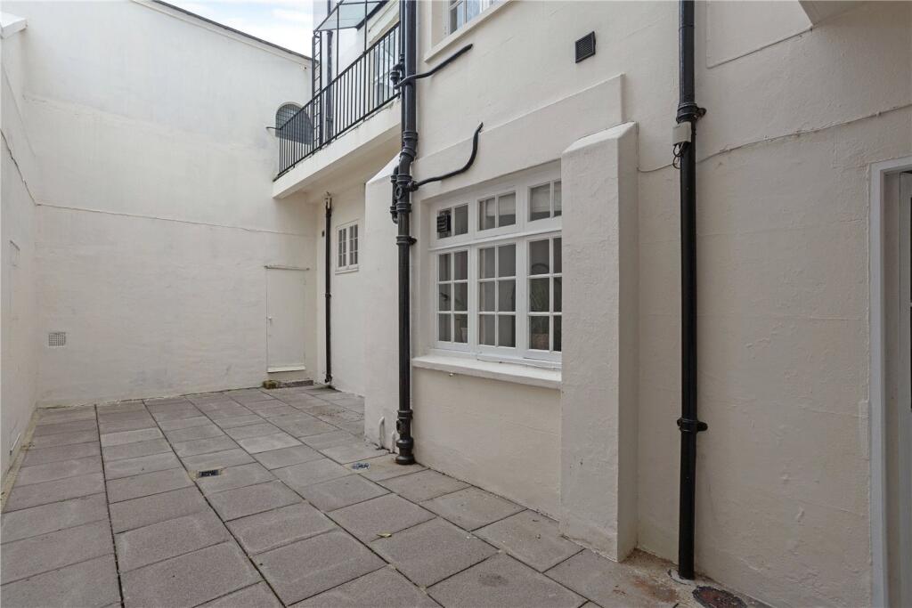 Apartment in London - More