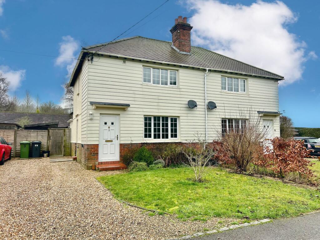 Main image of property: Manor Farm Cottage, Gaston Lane, Upper Farringdon, Alton