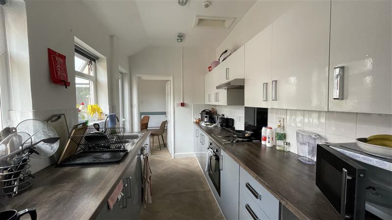 House in Wakefield - View 5