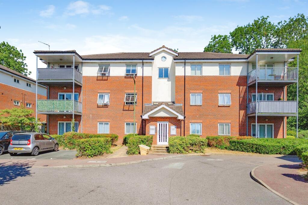 Main image of property: Oatridge Gardens, Hemel Hempstead