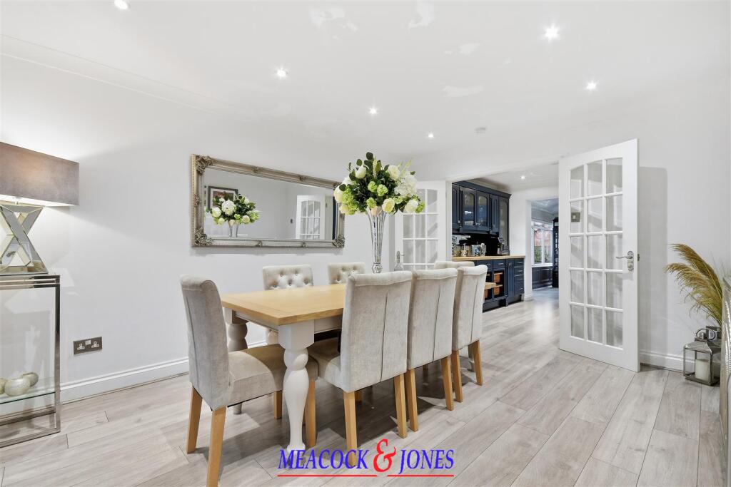 Wendover Gardens, Brentwood photo 3