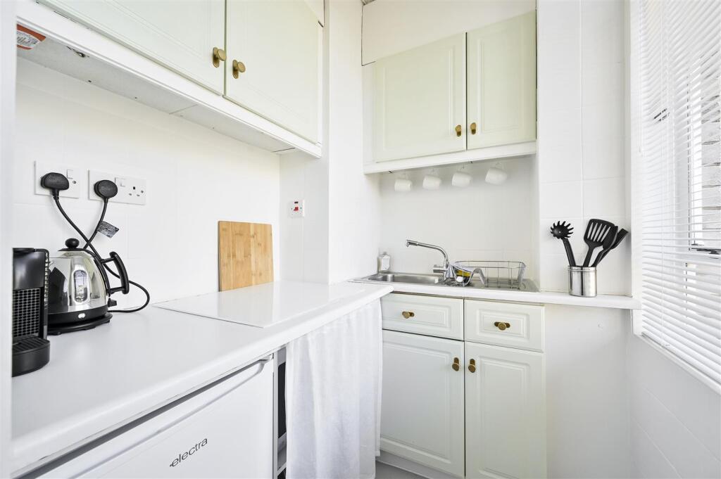 Apartment in London - More