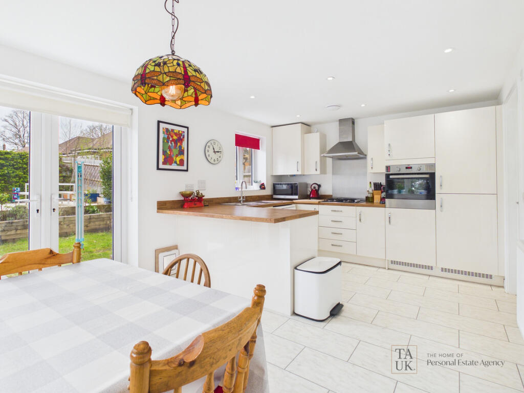 House in Portsmouth - View 3