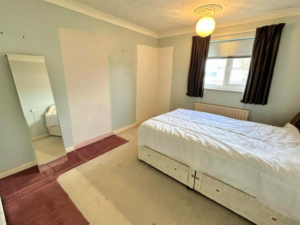House in Doncaster - View 5