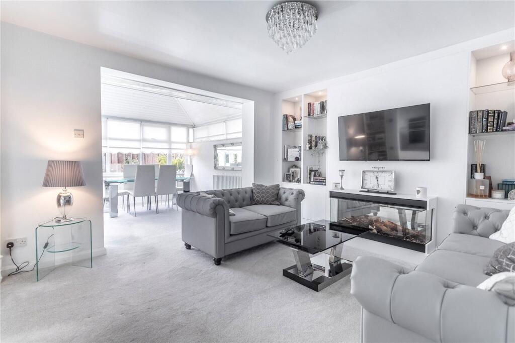 Trent Road, Shaw, Oldham, Greater Manchester, OL2 photo 2