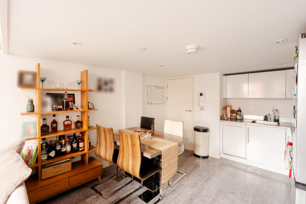 Apartment in Bristol - More