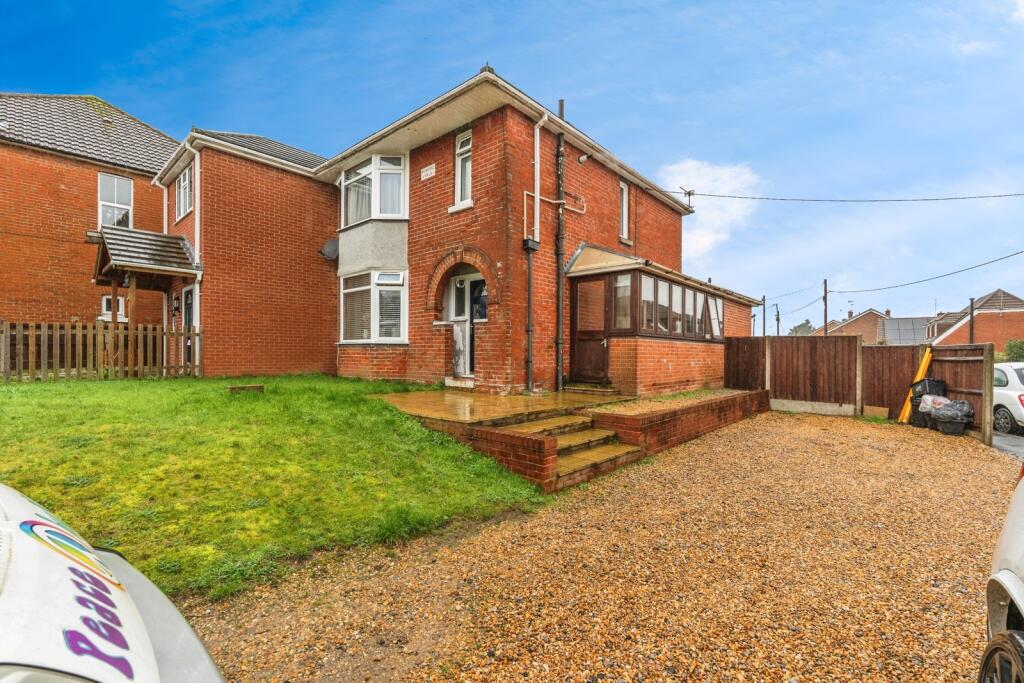 Main image of property: Ringwood Road, Totton, Southampton, Hampshire, SO40