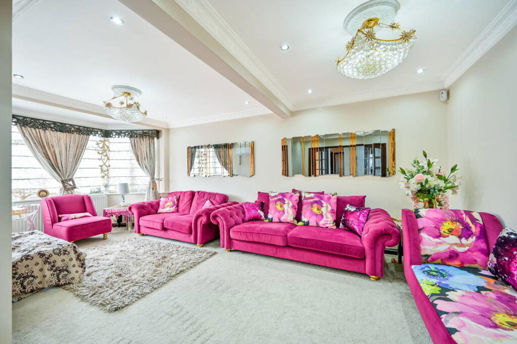 Beverley Way, London, SW20 photo 4