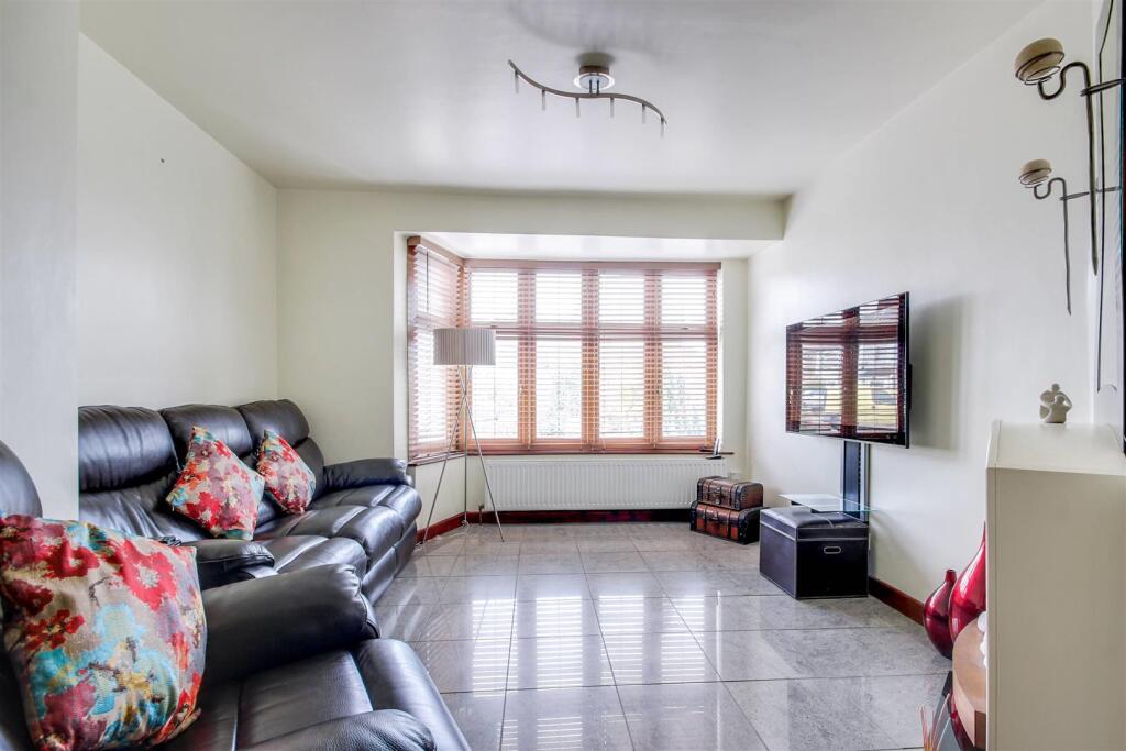 House in Enfield, Enfield Highway, Ponders End - View 4