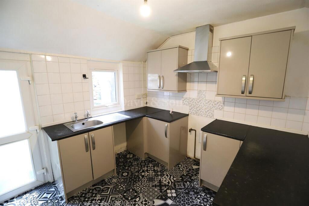 House in West End, Llan-fach, Abercarn - View 5