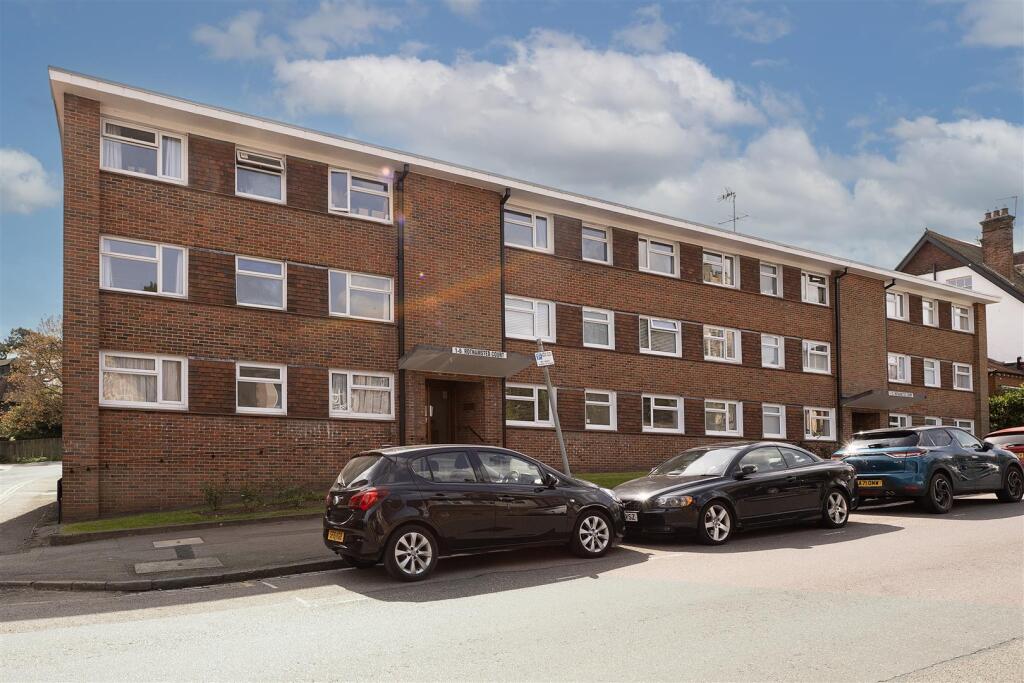 Rothamsted Avenue, Harpenden