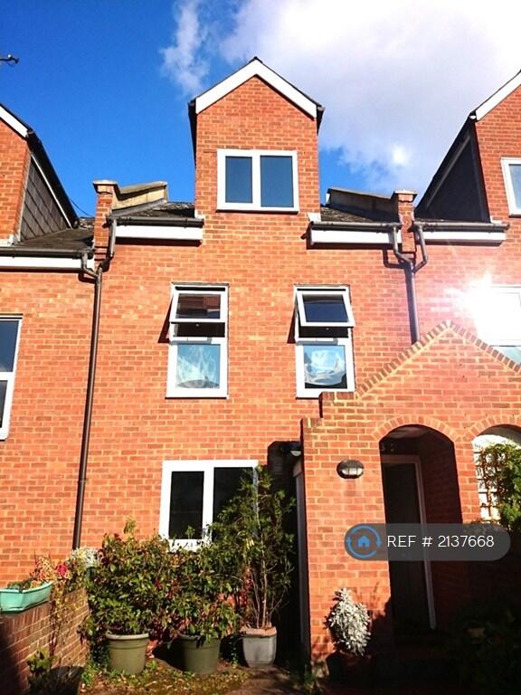 Main image of property: Mayfield Road, London, N8