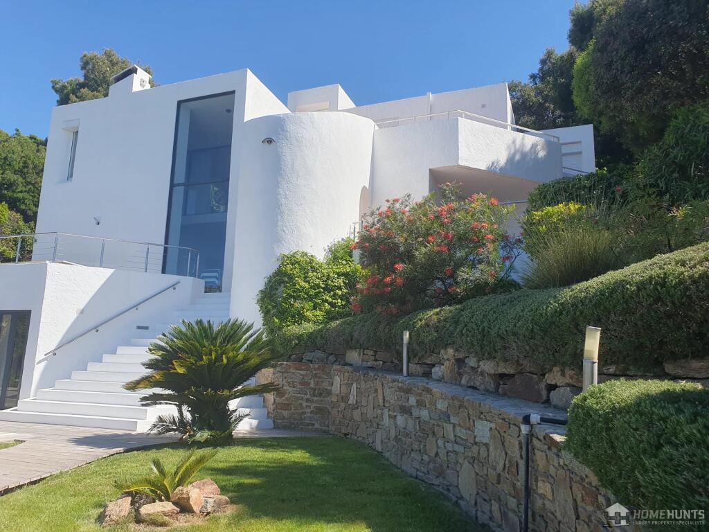 Main image of property: Provence-Alps-Cote d`Azur, Var, Le Lavandou