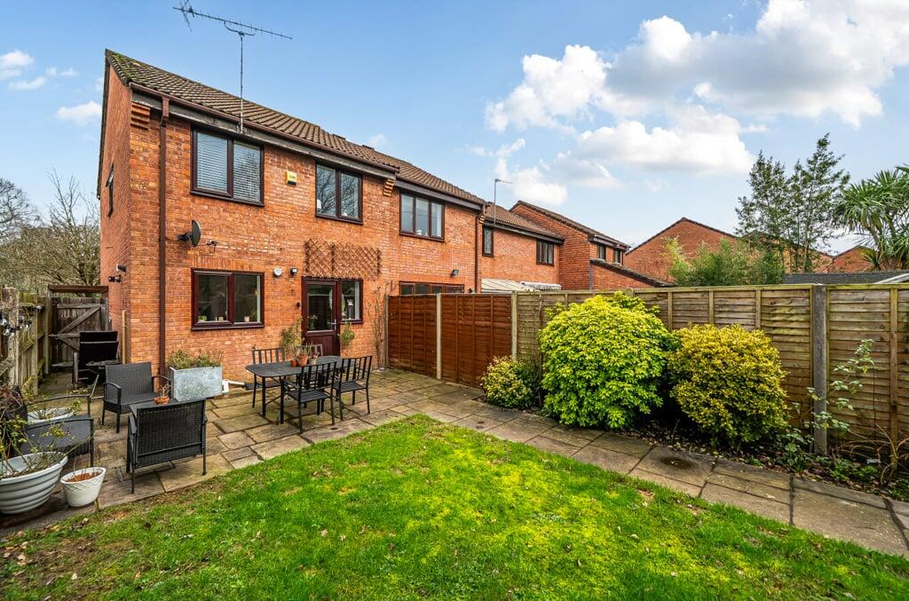 Redwood Gardens, Totton, Southampton, SO40 photo 3