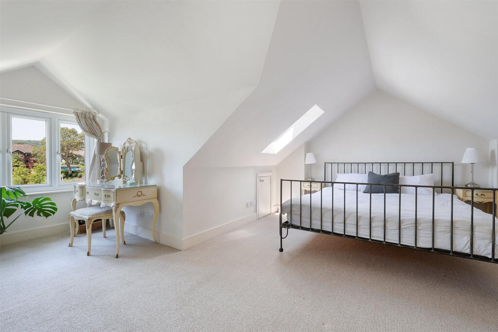 House in Reigate and Banstead, Surrey - More