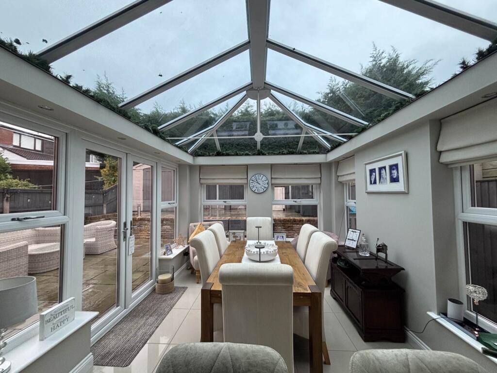 House in Oldham - View 4