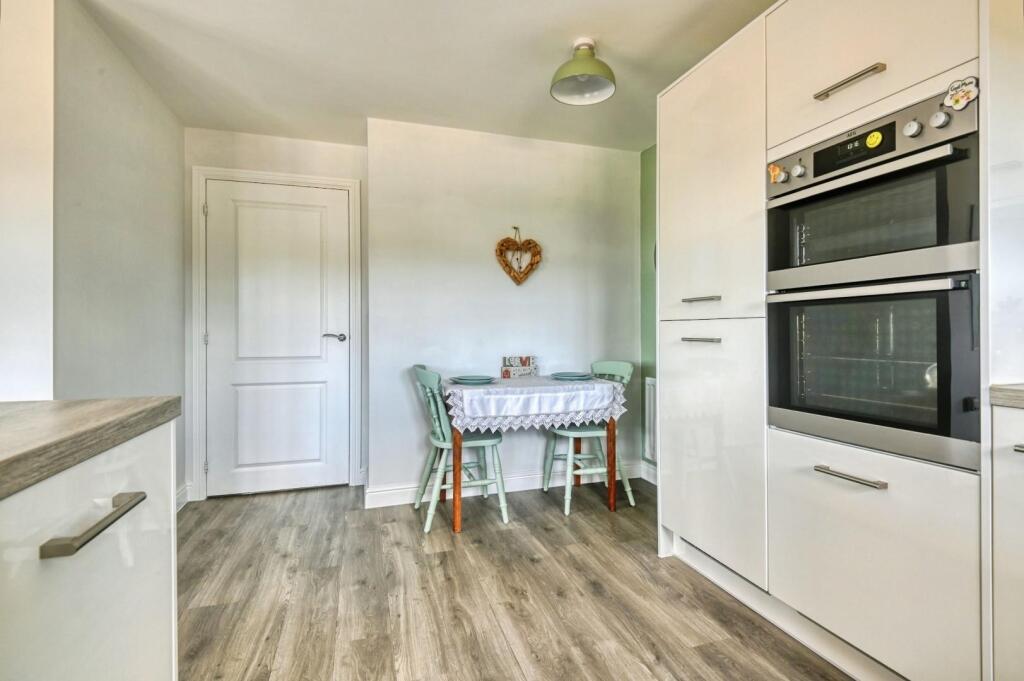Apartment in Tamworth, Staffordshire - View 5