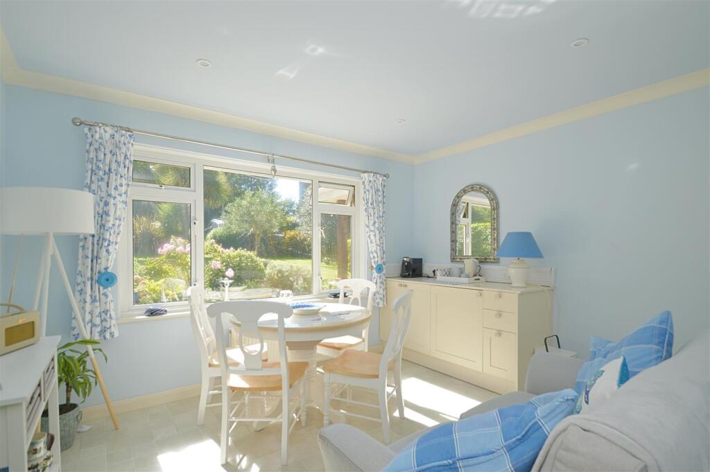 House in Godshill, Isle of Wight - View 5