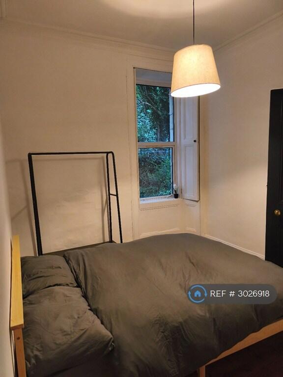 Apartment in Edinburgh - View 5