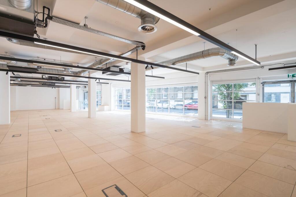 Main image of property: Paramount Building, 206-212 St John Street, Clerkenwell, EC1V 4JY