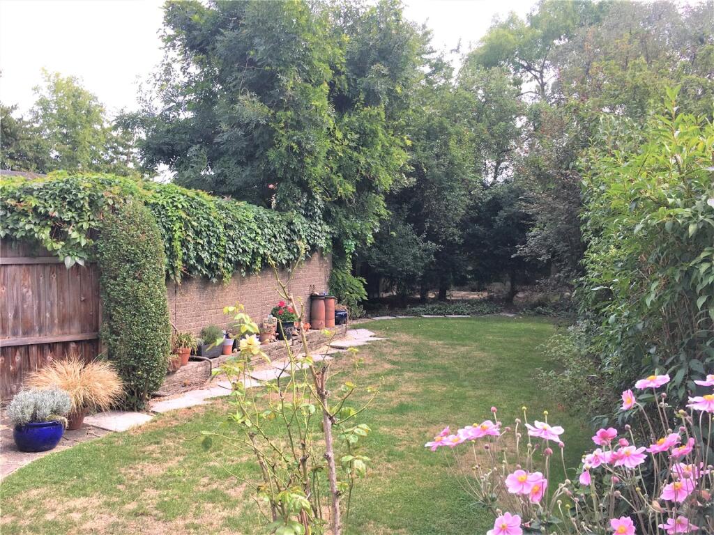 House in London - View 2