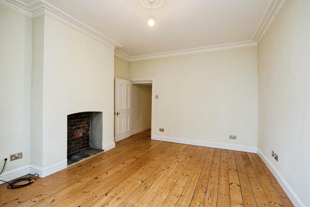Apartment in Tunbridge Wells, Kent - View 5