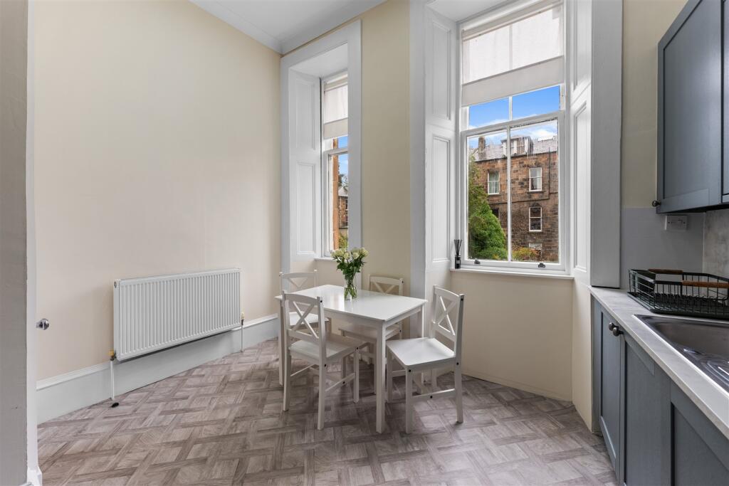 Apartment in Glasgow, Dowanhill - More