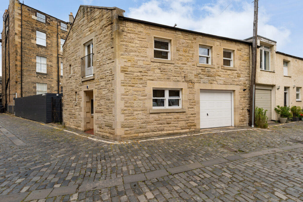 Main image of property: 21 ATHOLL CRESCENT LANE, EDINBURGH EH3 8TE
