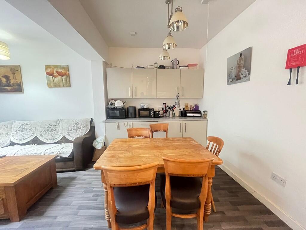 1 bedroom house share for rent