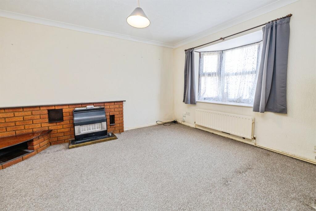 House in Lincoln - View 5