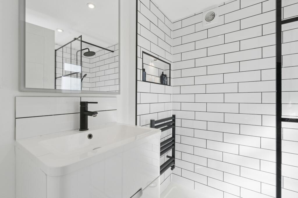 Winchcombe Road, Carshalton, Surrey, SM5 photo 4